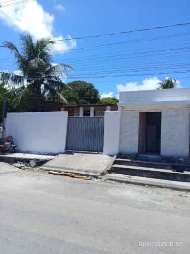 Vendo casa em Camboinha com três quartos ponto de comércio