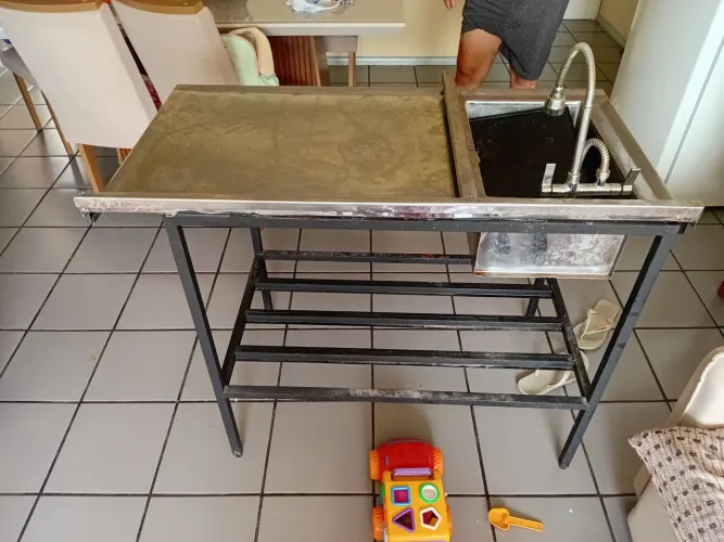Mesa inox com pia embutida