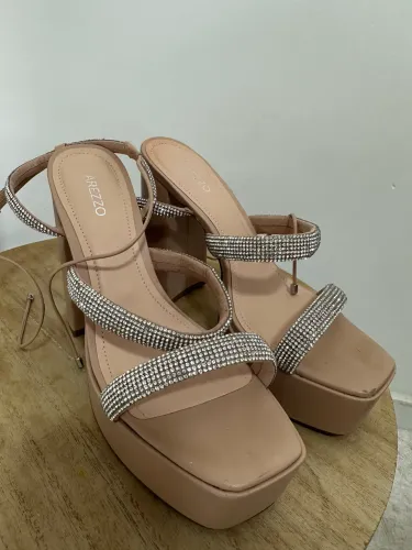 Sandália Arezzo 37