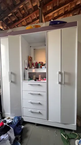 vendo guarda roupa com pouco tempo de uso