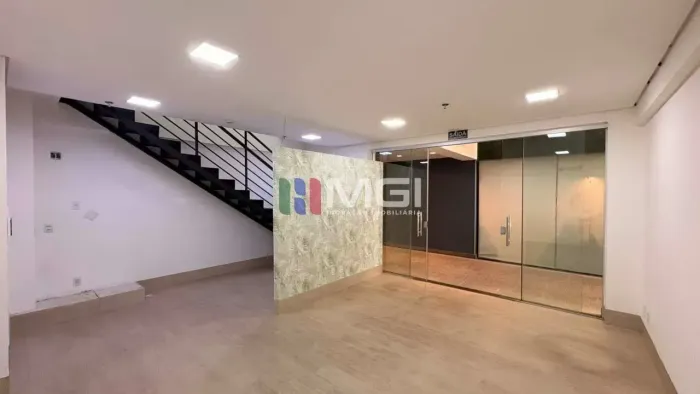 Sala Comercial com Mezanino | 70 m² de Potencial para Seu Negócio
