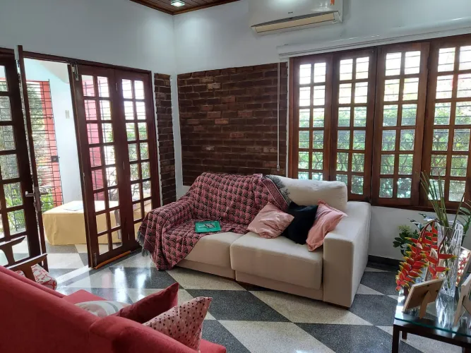 VENDO CASA com 285m² / 04 suítes / piscina / na Imbiribeira - Recife - PE