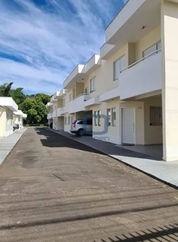 Casa em Condomínio com 3 dormitórios à venda, 260 m² por R$ 390.000 - Centro - Lindóia/SP
