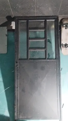 Porta de ferro grosso