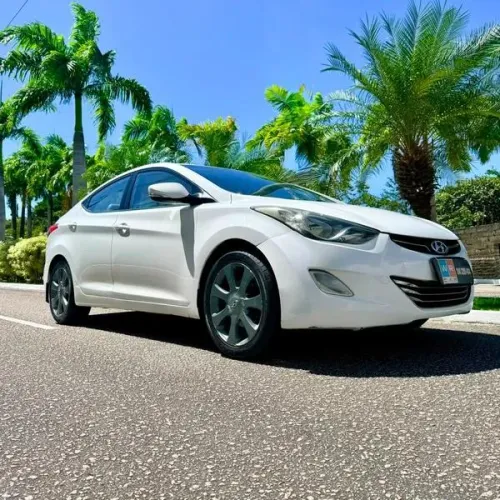 Hyundai Elantra GLS 1.8 16V Aut. 2013