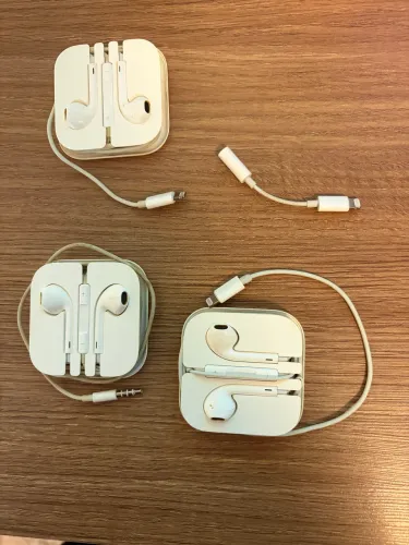 Ear phones Apple