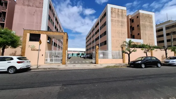 Apartamento para Venda em Fortaleza / CE no bairro Barra do Ceará