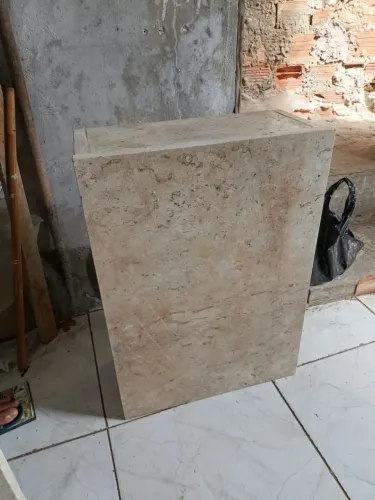 Mesa em mármore