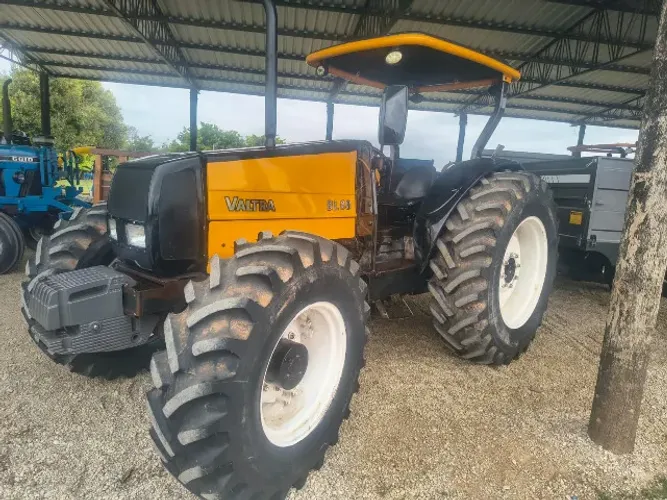 TRATOR VALTRA BL88 4X4