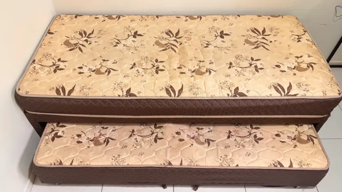 Cama com auxiliar
