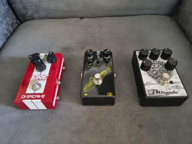 PEDAIS DE OVERDRIVE E DISTORÇÃO À VENDA