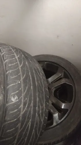 Vendo rodão e os pneus vai grátis.