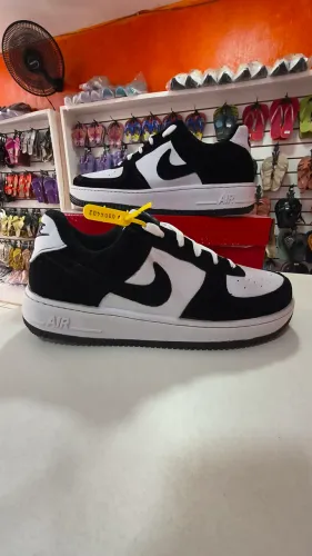 Tênis Air Force camurça preto branco