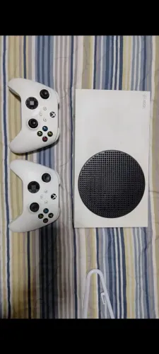 Xbox séries S + 2 controles