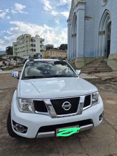 Nissan Frontier SL CD 4X4 2.5tb Diesel AUT 2014