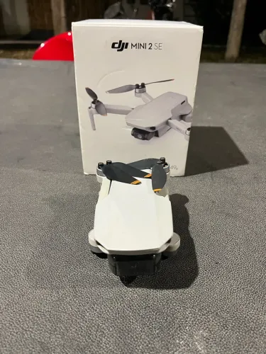 Drone DJI Mini 2 para retirada de peças ou concerto