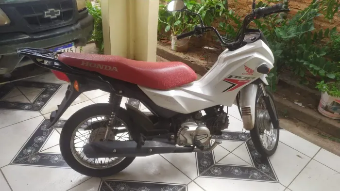 Vende-se moto Pop 110 semi-nova.