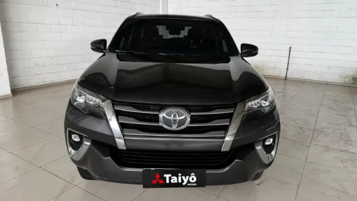 Toyota Hilux SW4 SRX 4X4 2.8 TDI 16V Dies. Aut. 2018