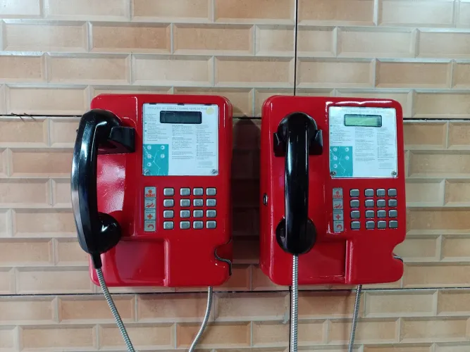 Telefone orelhão público antigo pra decoração