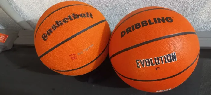 2 Bolas Basquete novas