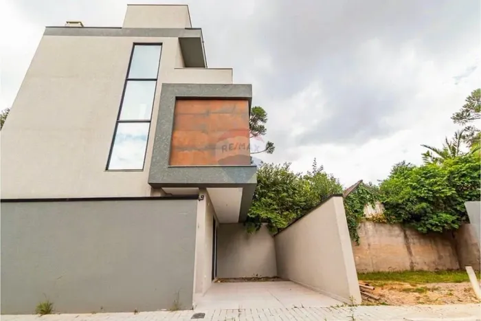 Sobrado Triplex 3 Quartos à Venda no Uberaba  Curitiba/PR | Espaço Gourmet | 2 Vagas
