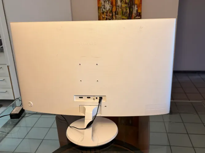 Monitor Samsung Curvo 32? C32F391 Branco ? Liga Normalmente ? Para Peças ou Reparo