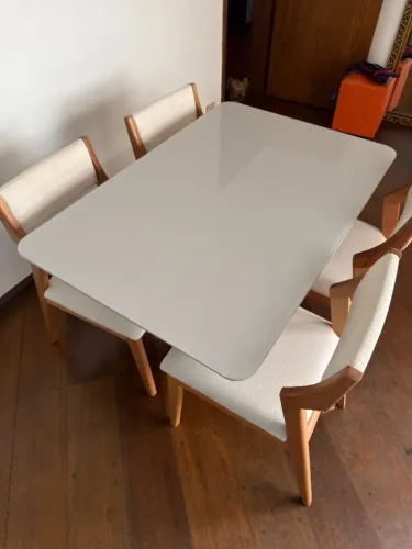 Mesa de jantar 4 lugares 120x80 tampo de vidro com 4 cadeiras estofadas