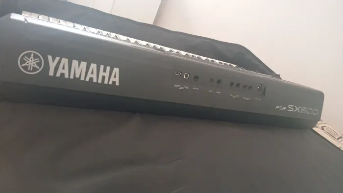 Teclado Yamaha SX 600