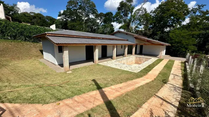 Chácara em Condomínio com fácil acesso em Ibiúna