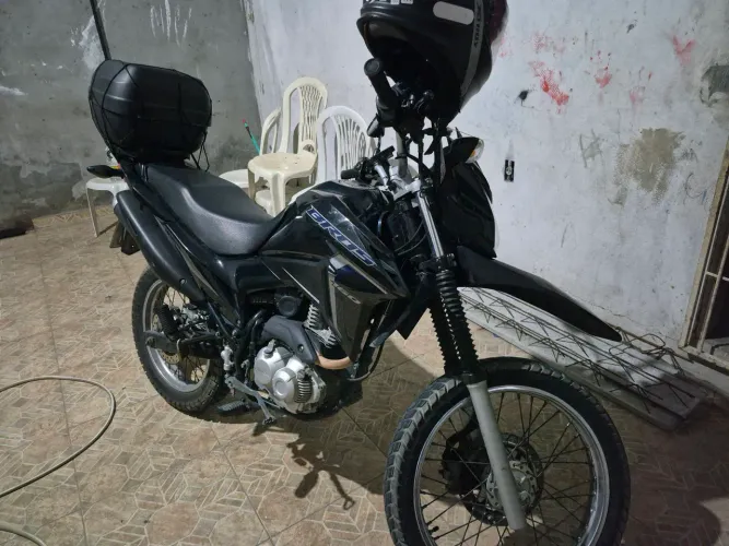 VENDE SE UMA MOTO BROS 160