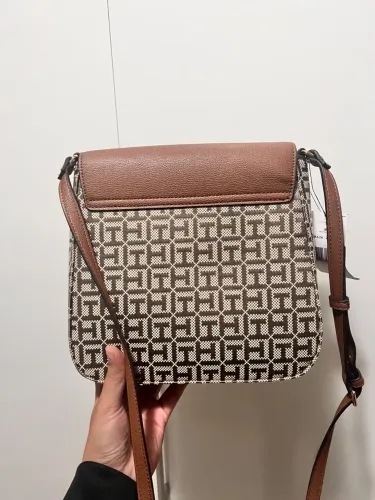 Bolsa Tommy Hilfiger Modelo transversal