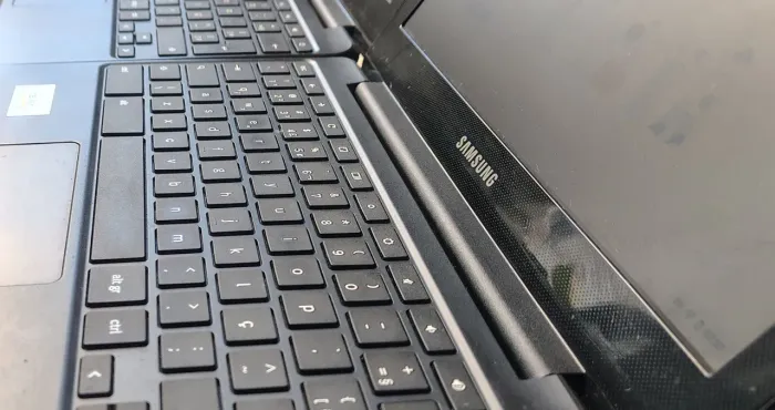 Lote - 30 peças Chromebook Samsung Modelo XE500C13 preço unitário 490 Reais