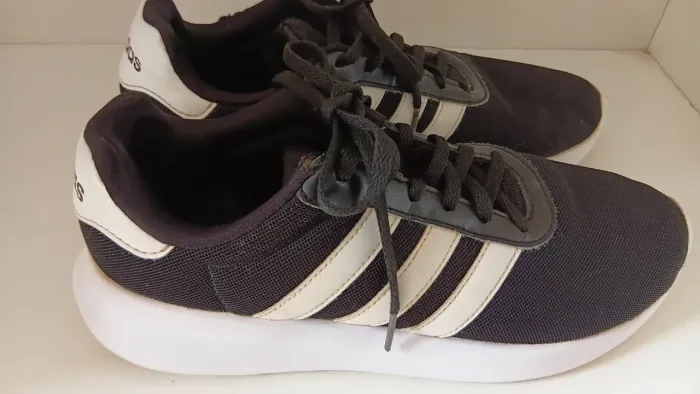Tênis Adidas número 39
