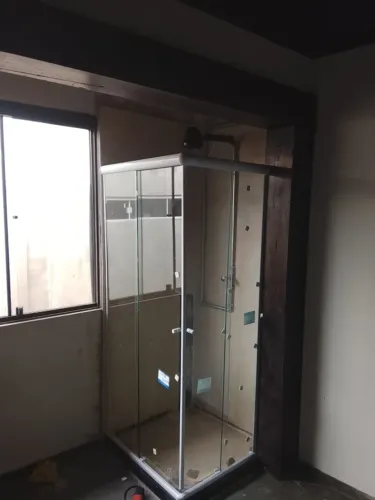 Apartamento no trevo da barbuba, todo mobiliado, entrar e morar. Tudo a pé.