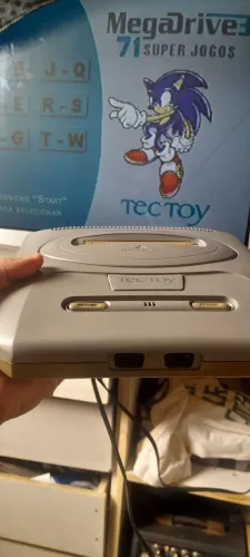 Vendo Mega drive com jogos na memória