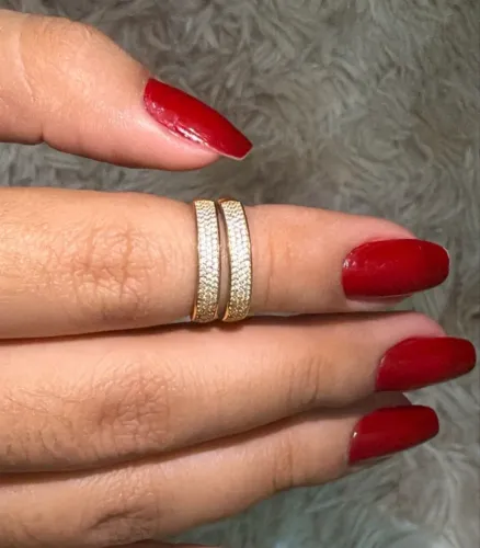 Aparadores em ouro 18k com pedraria em zircônia