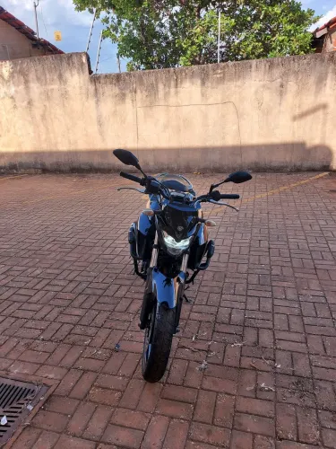 Vendo motocicleta Yamaha FZ25 250CC.