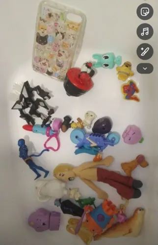 brinquedos variados vai 26 itens no lote Veja as fotos