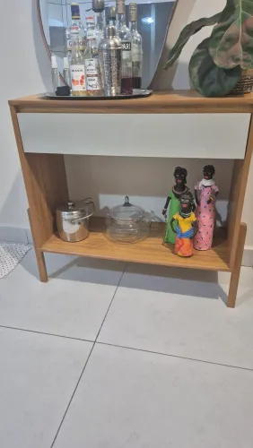 Aparador com gaveta