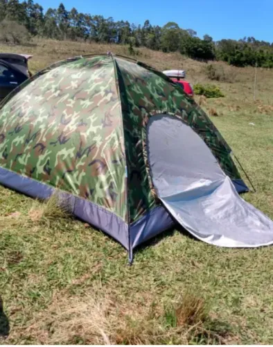 Barraca camping camuflada 6 lugares sem uso no centro de São Gonçalo 
