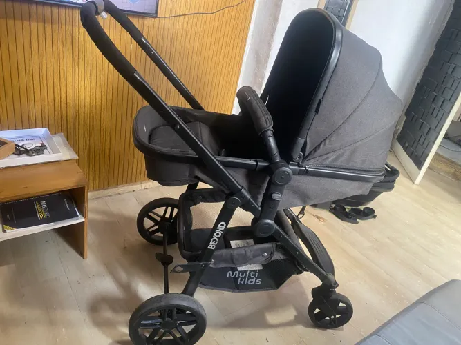 Carrinho de bebe Beyond usado por apenas 6 meses