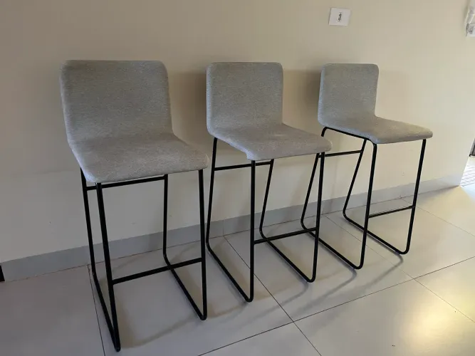 Kit 3 Banquetas de Cozinha Cinza e Preta - Mobly Alabama