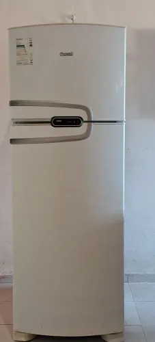 Geladeira à venda em ótimo estado