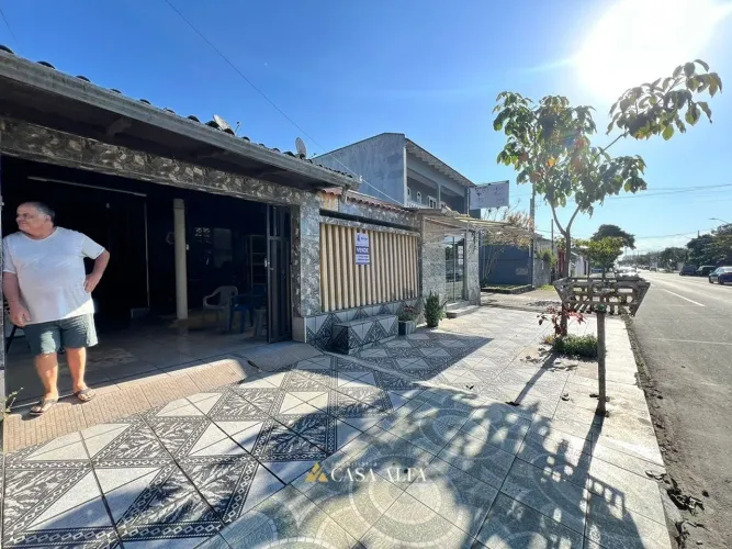Casa com 3 quartos a venda em Paranaguá
