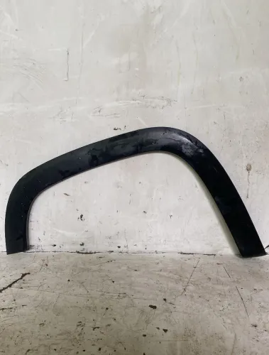 Moldura fender do paralama esquerdo Fiat Strada 2020 a 2025 (cod 2135)