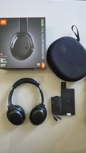 Jbl Tour One M2 Completo na Caixa
