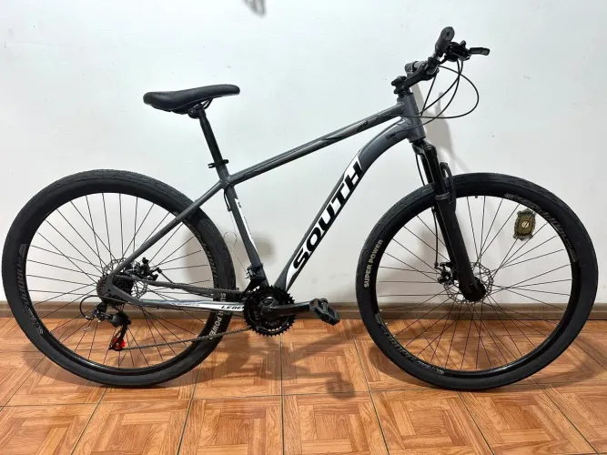 Bicicleta aro 29 freios a disco alumínio nova