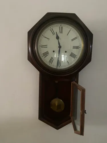 Relógio de parede, antigo com 135 anos, pendular,