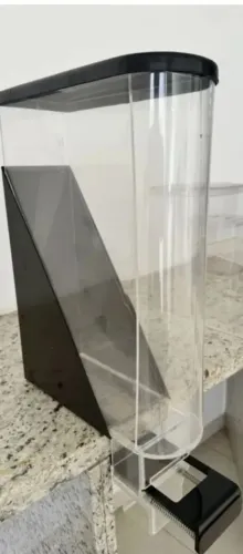 Dispenser de acrílico para grãos.