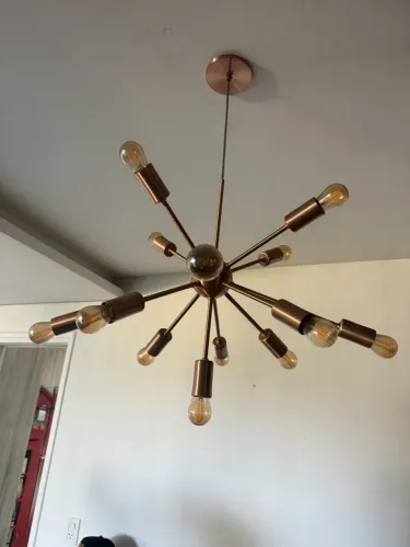 Lustre com todas as lâmpadas